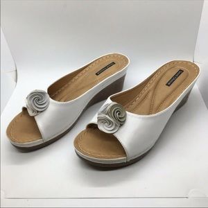 (Sold) Good choice sandals
